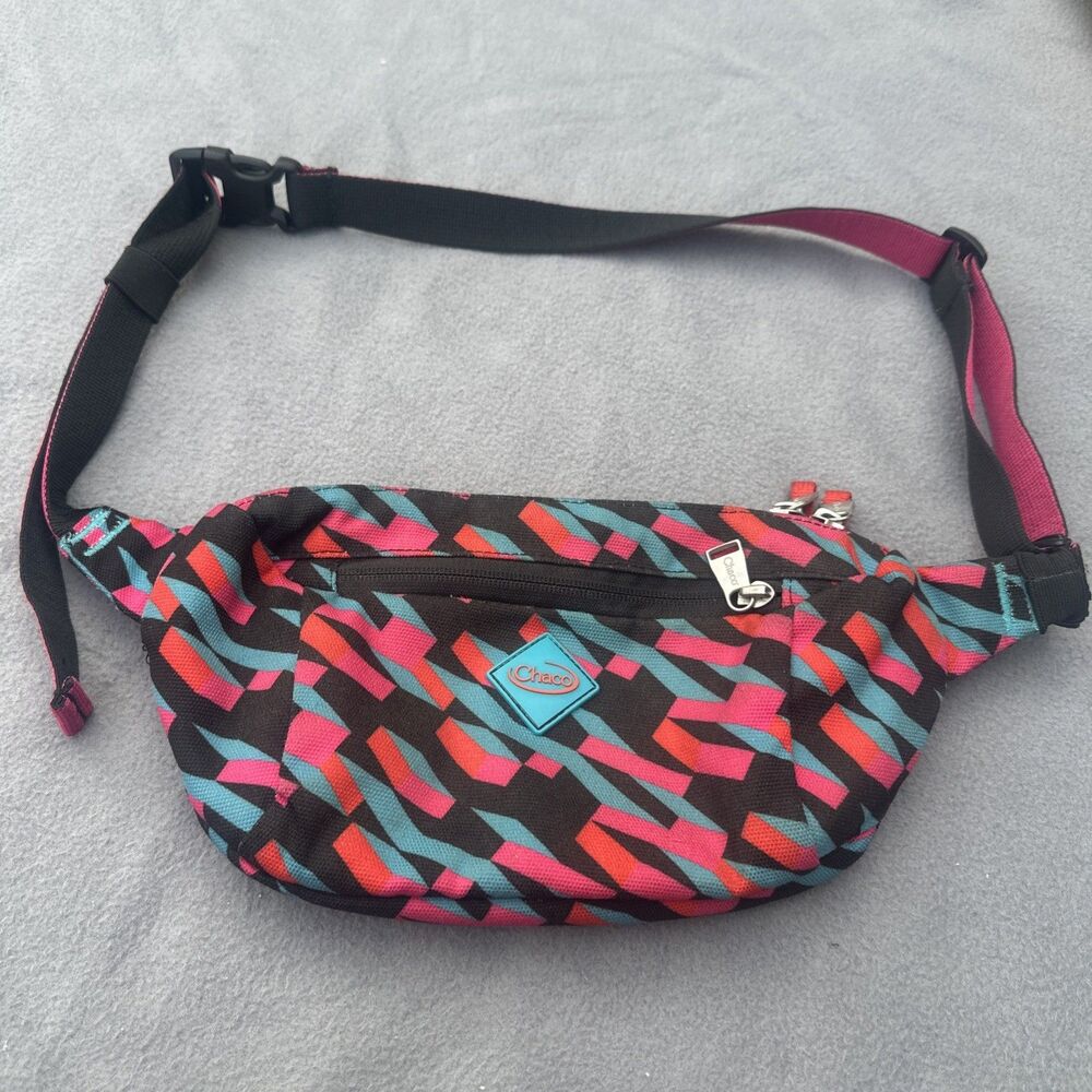 Chaco Radlands Hip Pack Geometric Multi Colored Fanny Pack Bag Pink Blue Retro